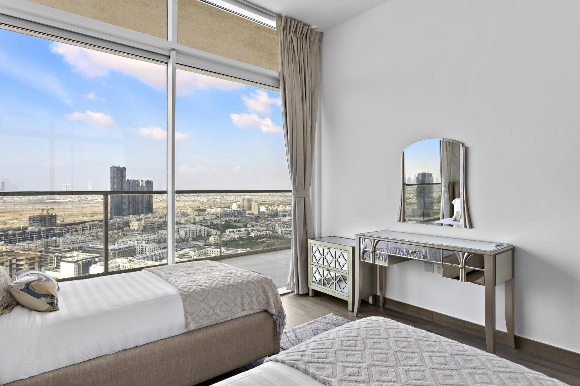 Vayk - Bright 4 Bd Penthouse With Spacious Terrace