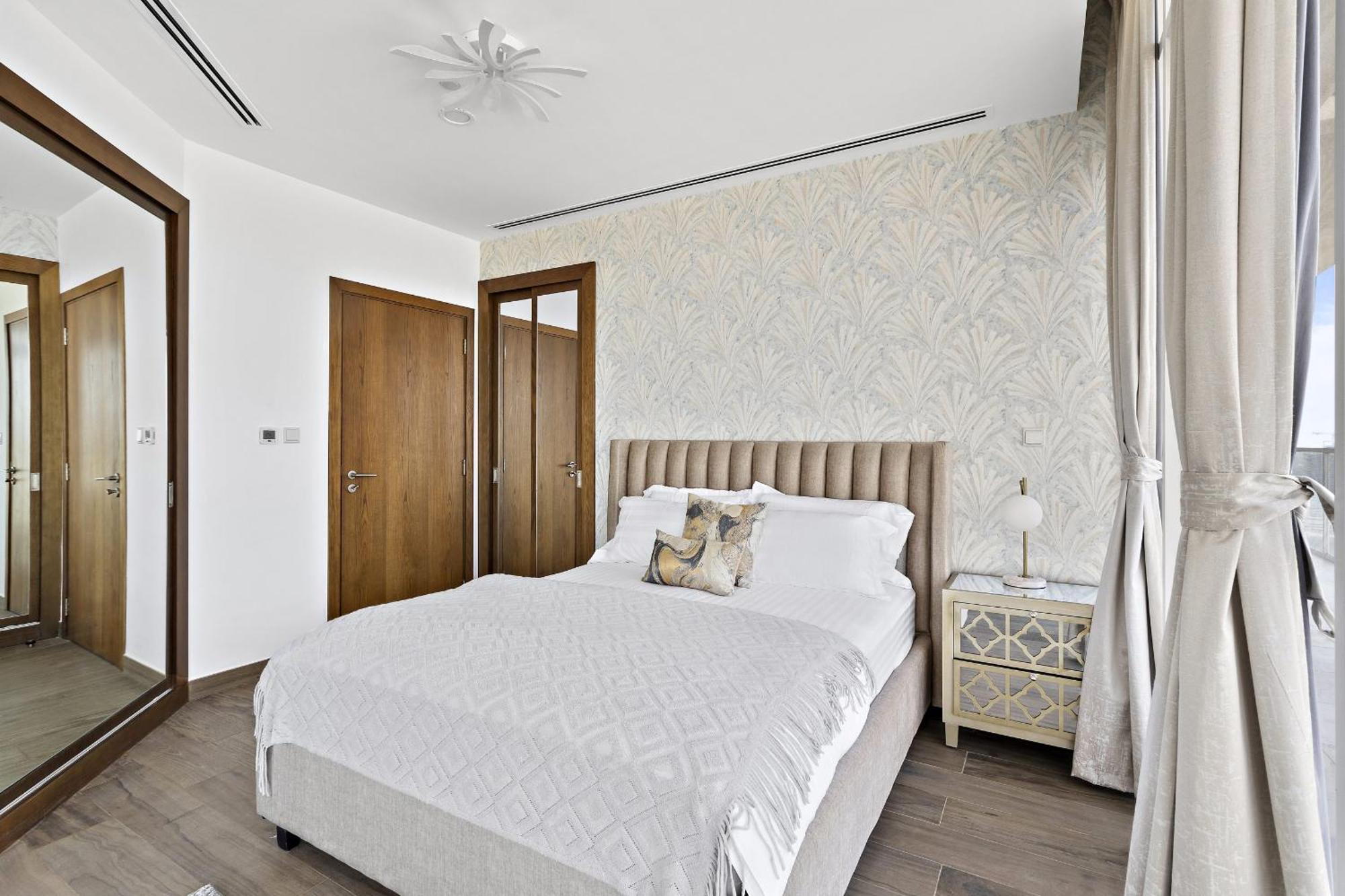 Vayk - Bright 4 Bd Penthouse With Spacious Terrace Apartment