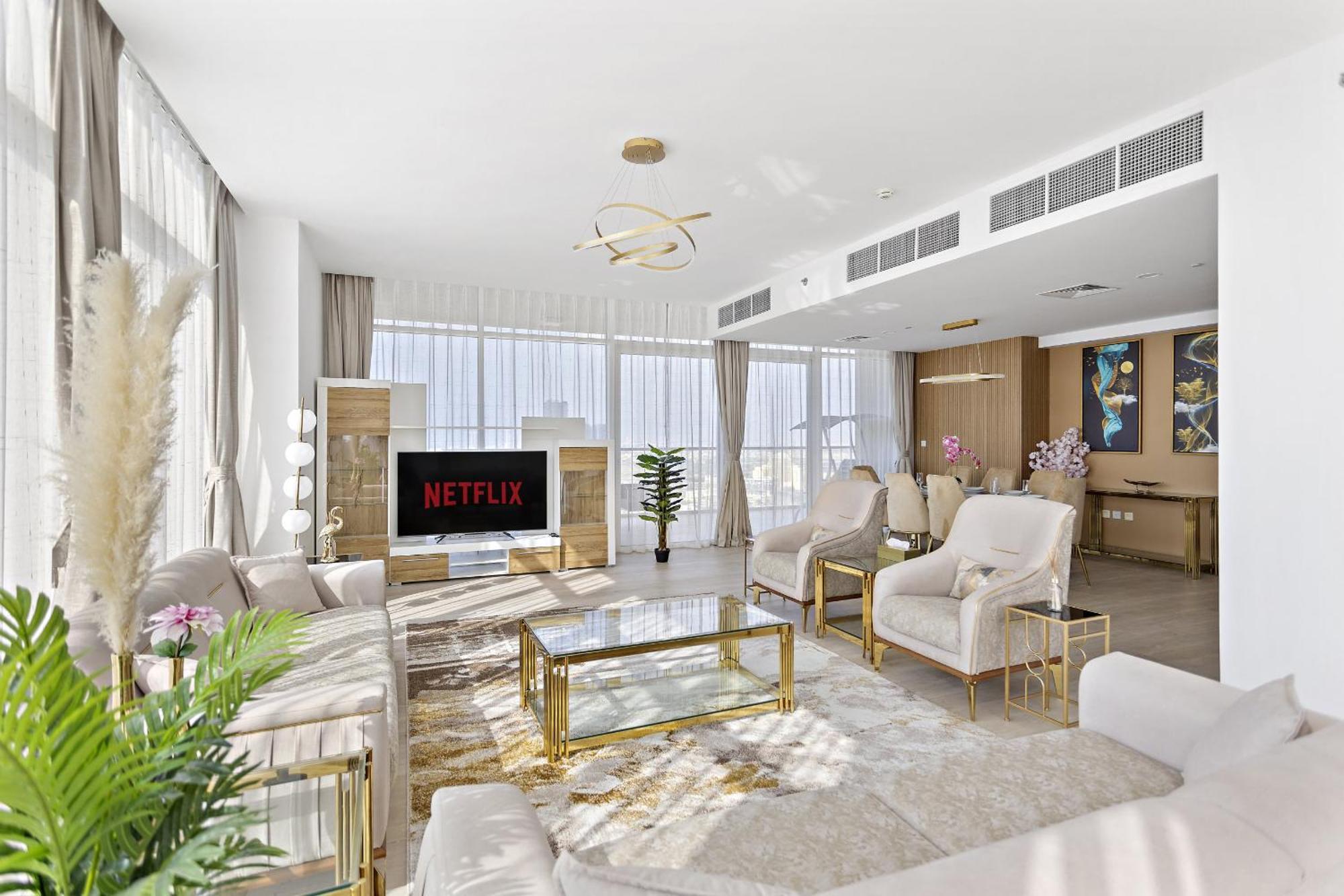 Apartment Vayk - Bright 4 Bd Penthouse With Spacious Terrace