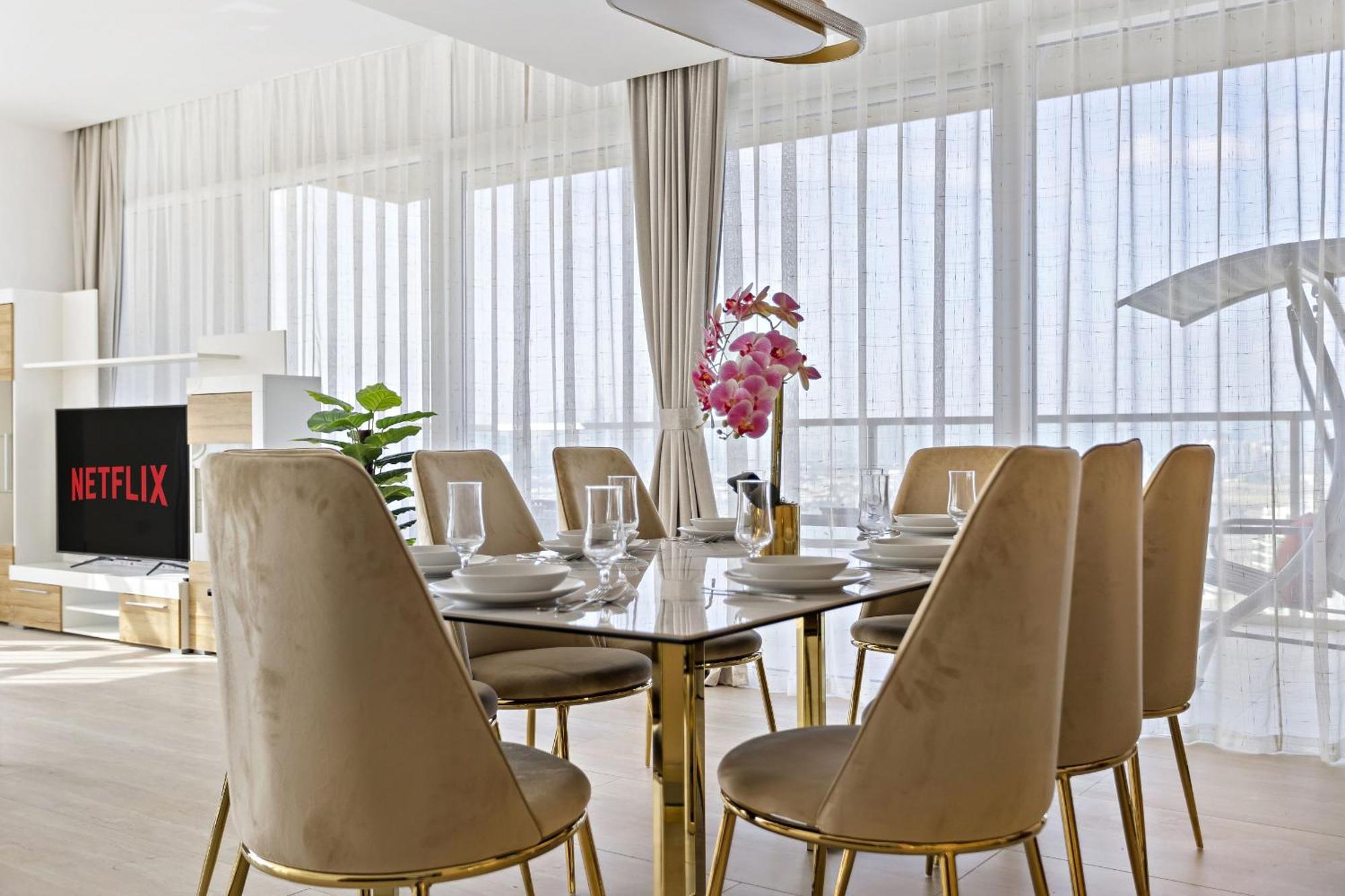 Vayk - Bright 4 Bd Penthouse With Spacious Terrace Apartment *